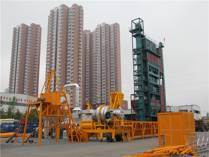 Mobile asphalt plant